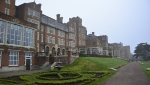 V&aring;rt slott i London, jag menar hotell, en lugn och dimmig morgon. (Annie Li)