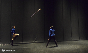 Dansarna Jim Chen (till vänster) och Jacky Pun tränar i Frankrike i Aix-en-Provence innan showen. (Foto av dansaren Ziyuan Fu)