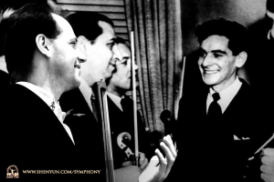 Bakom scenen gick solistbasisten Juraj Kukan tillbaka i tiden för att samtala med Leonard Bernstein.