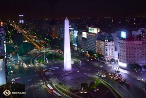 När Shen Yuns Touring Company var i Argentina för tio föreställningar under tiden 1-11 mars tog man detta foto av Obelisken i Buenos Aires. (Foto: dansare Edwin Fu)