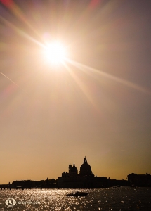 En vacker silhuett av Venedig innan avfärden. (Foto: Felix Sun)
