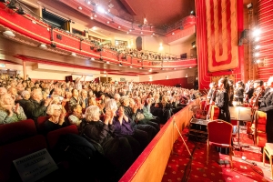 Shen Yun uppträdde också på Oxfords New Theatre som en del av 10-städer-turnén i Storbritannien.  